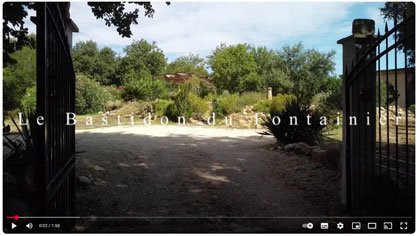Montage vidéo et sonorisation pour cette vidéo par drone d'une location de maison au Castellet (83). Tournage DronoClip