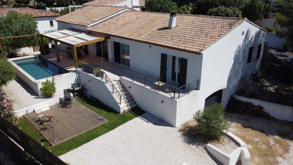 Résidence principale mise en vente sur Cuers dans le Var; Photo DronoClip